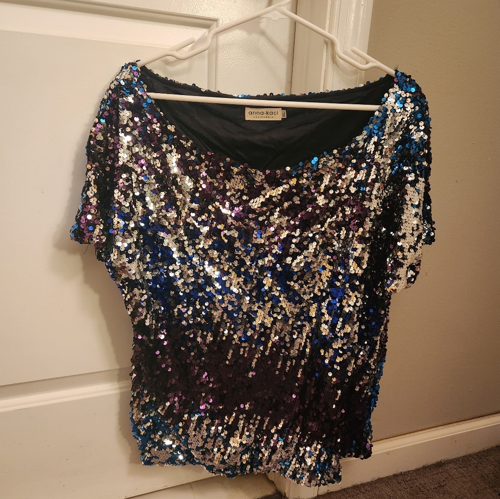 Shirt with sequins